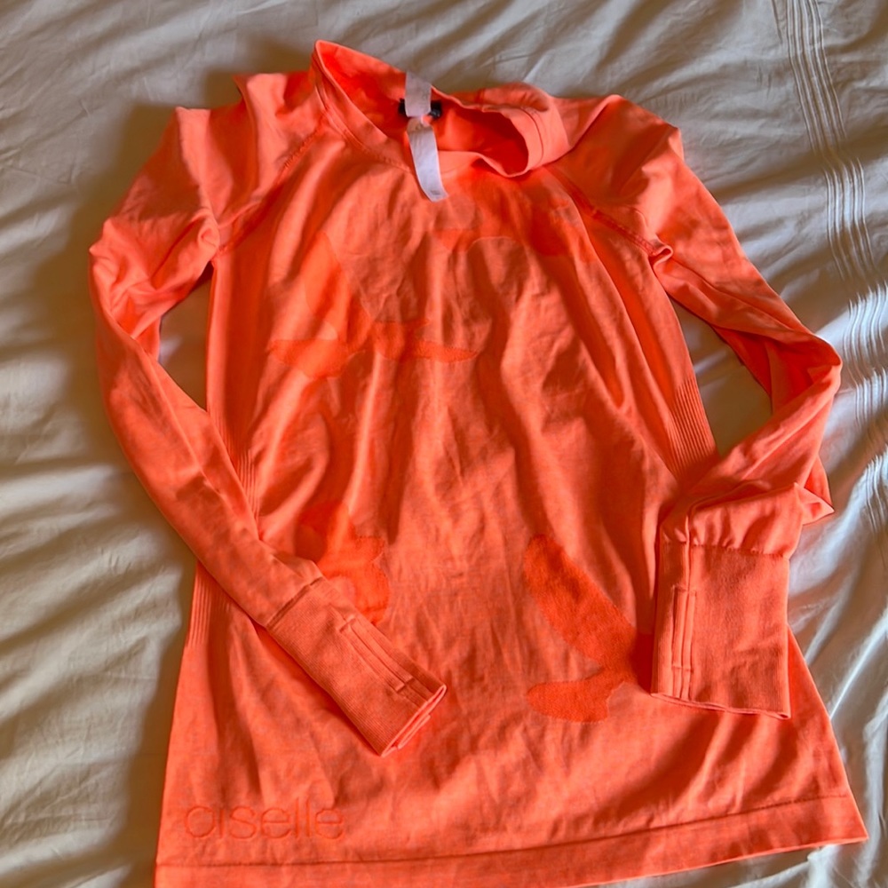 Oiselle long sleeve run top